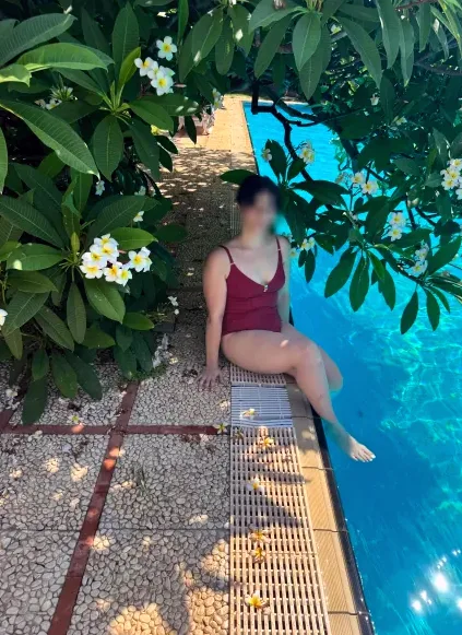 Aina, 33 años