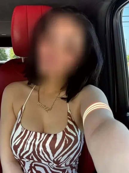 Nawal, 27 años